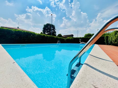 Swimming pool, Swimming pool