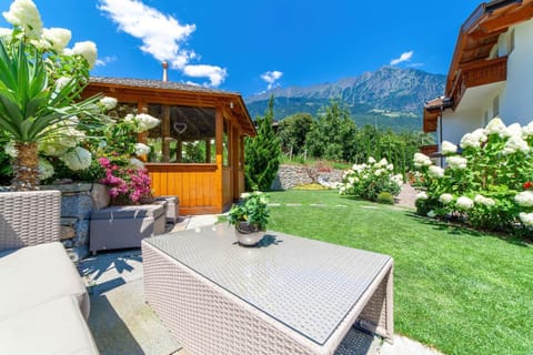 Property building, Balcony/Terrace, Living room