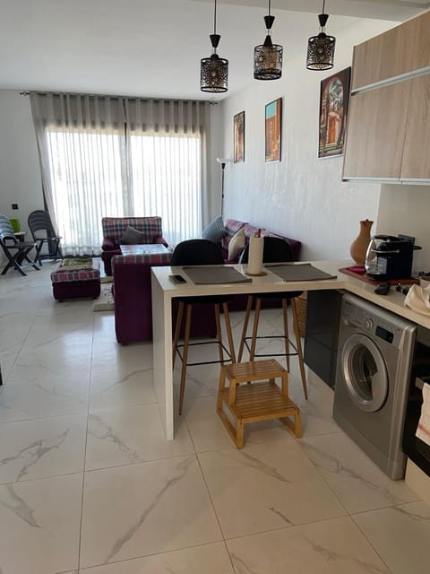 Kitchen or kitchenette, Seating area, minibar, oven, washing machine