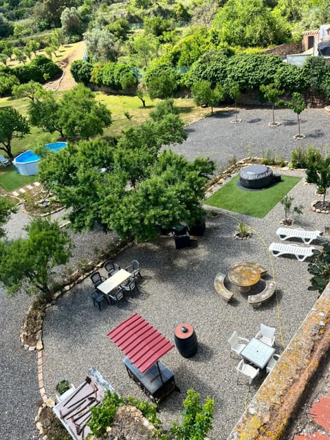 Garden, Parking