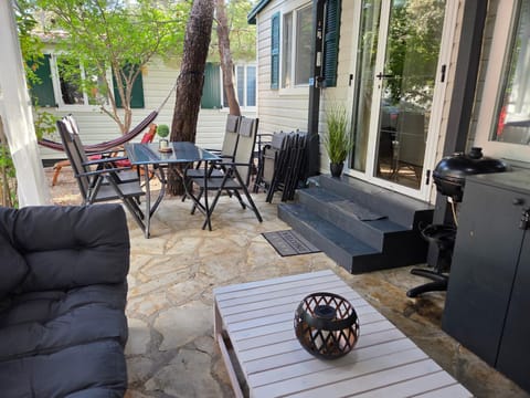 Property building, Patio, Day, BBQ facilities, Garden, View (from property/room), Balcony/Terrace, Living room, Seating area, Dining area, Garden view