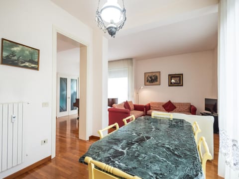 TV and multimedia, Living room, Dining area