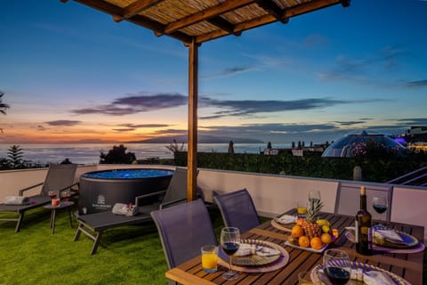 Patio, Natural landscape, View (from property/room), Balcony/Terrace, Balcony/Terrace, Dining area, Sea view, Sunset, sunbed