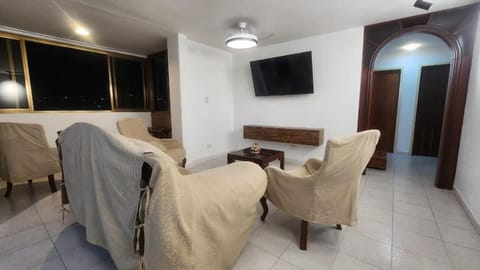 Communal lounge/ TV room, TV and multimedia