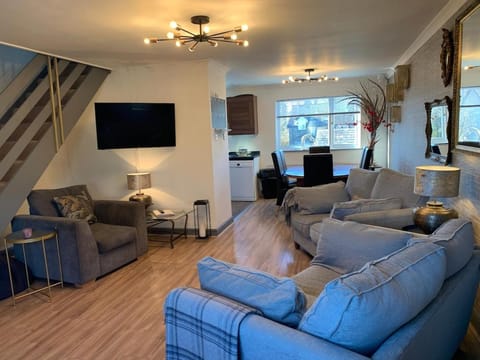 The Maisonette - Central Windermere, with parking Apartment in Windermere