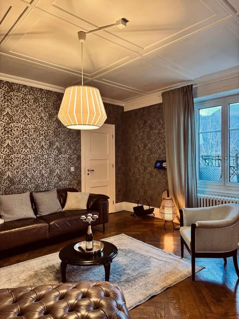 Living room, Photo of the whole room, Seating area