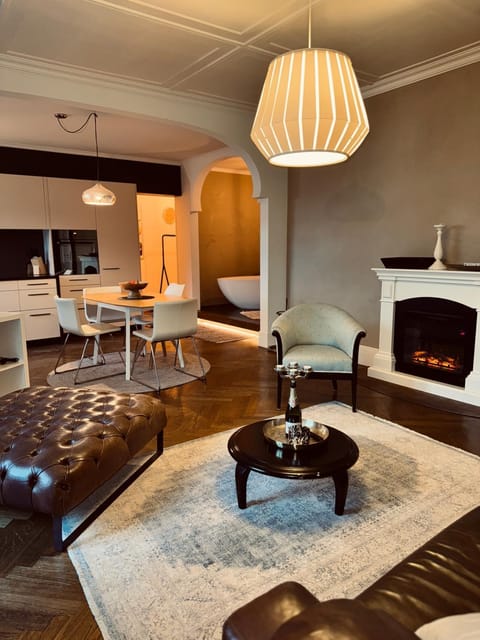 Living room, Photo of the whole room, Seating area, Dining area