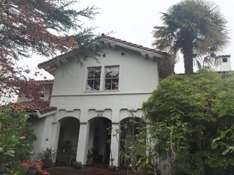 Serene Private Suite Patio Upscale Berkeley House in Berkeley