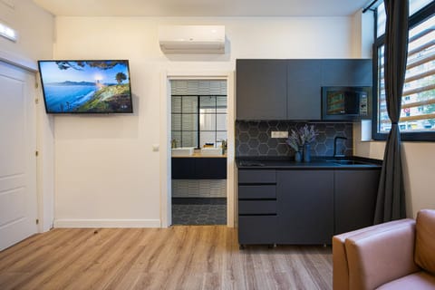 B IM La Latina-City Centre-WiFi-AC-SmartTV B Apartment hotel in Centro