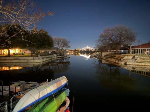 Lakefront Granbury Getaway House in Granbury