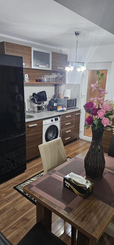 Kitchen or kitchenette, oven, toaster