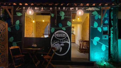 Restaurant/places to eat, Lounge or bar