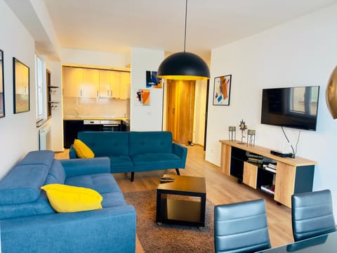 Urban City Living, Modern apartment in the center of Skopje with Wi-Fi, air conditioning and free parking Apartment in Decentralized Administration of Macedonia and Thrace