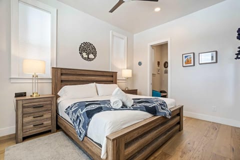 Hacienda Mosaic! Buena Vista Icon Mountain Retreat House in Buena Vista