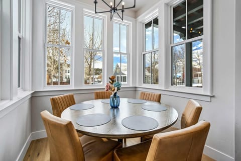 Hacienda Mosaic! Buena Vista Icon Mountain Retreat House in Buena Vista