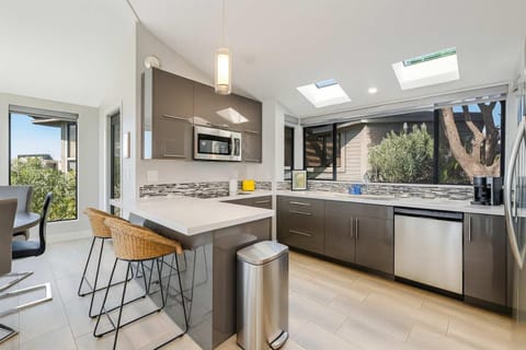 Coastal Tee Lodge by Sonoma Stays - Ocean Views House in Bodega Bay