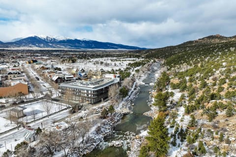 River Park Studio Apartment Near Shops & Trails Apartment in Buena Vista