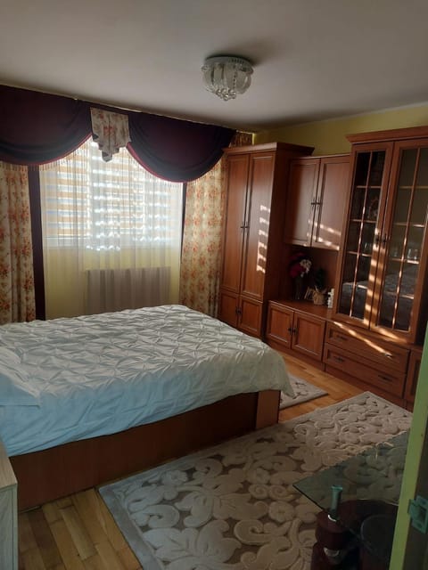 Bed, Photo of the whole room, Bedroom, wardrobe