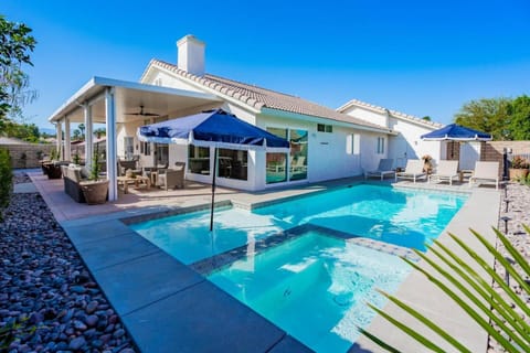 The Rose-Tiki BarGame close to Festivals, Tennis House in La Quinta