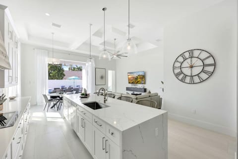 Twin Tides 2 Side-by-Side Homes w/ Pools + Spas House in Naples Park