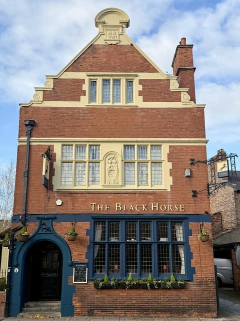 Property building, Facade/entrance, Day