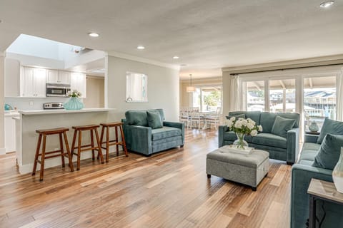 5 Min to Fast Water Waterfront Discovery Bay Home House in Discovery Bay