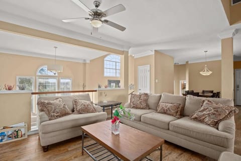 Cape Coral Hill Country Luxe Near Downtown Austin House in Austin