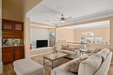 Cape Coral Hill Country Luxe Near Downtown Austin House in Austin