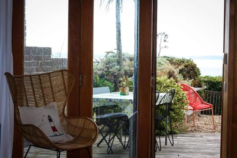 Cowes View Seaside beach cottage, House in Fareham