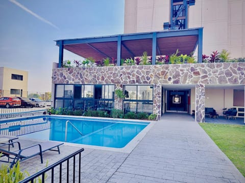 Swimming pool, Swimming pool