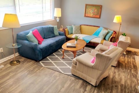 Living room, Seating area