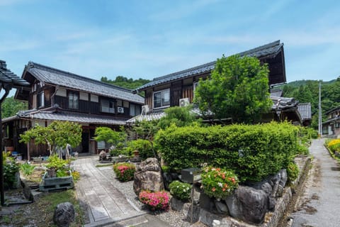 Property building, Spring, Garden