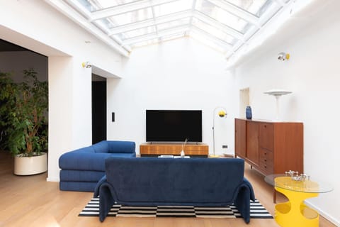 TV and multimedia, Living room, Seating area