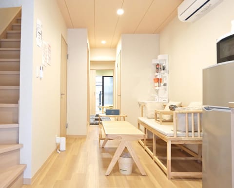 Kitchen or kitchenette, Living room, Seating area, Dining area