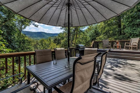 Charming Mountain Home with Expansive Deck Near Asheville in Black Mountain, North Carolina House in Black Mountain