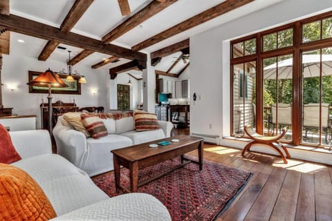 Charming Mountain Home with Expansive Deck Near Asheville in Black Mountain, North Carolina House in Black Mountain