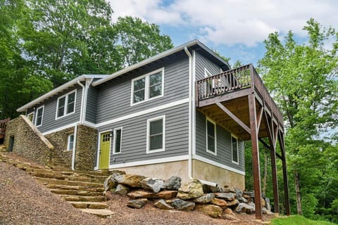 Renovated Bungalow with Panoramic Sunset Views near Black Mountain, NC House in Black Mountain
