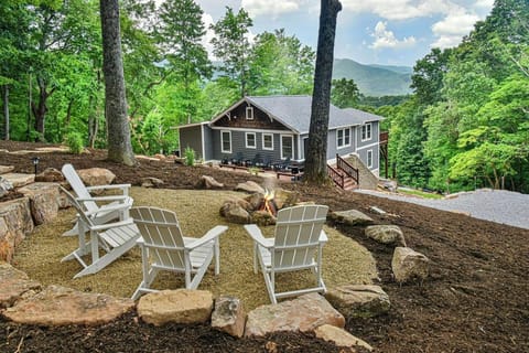 Renovated Bungalow with Panoramic Sunset Views near Black Mountain, NC House in Black Mountain
