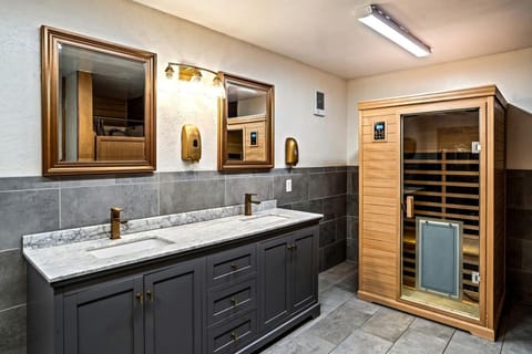 Unique Tiny House Space Cabin with Rooftop Patio and 360° Mountain Views near Taos, New Mexico Cabin in Ranchos De Taos