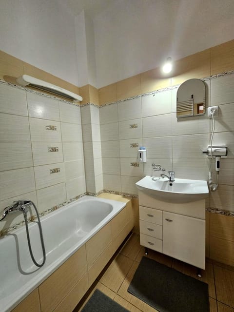 Bathroom, Bath, hair dryier