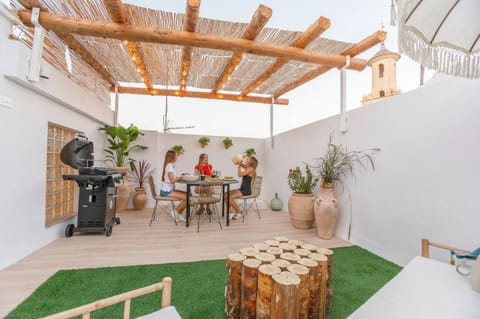 Patio, Day, People, BBQ facilities, View (from property/room), Balcony/Terrace, Living room, Other, Seating area, Dining area, group of guests