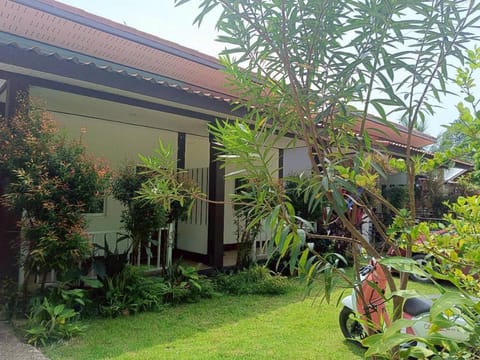 Property building, Day, Garden, Garden view