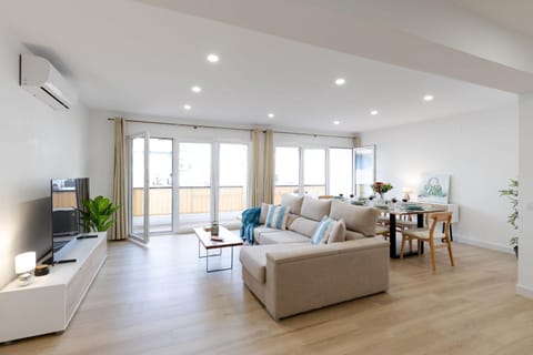 Communal lounge/ TV room, Living room