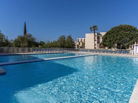 Swimming pool, Swimming pool, sunbed