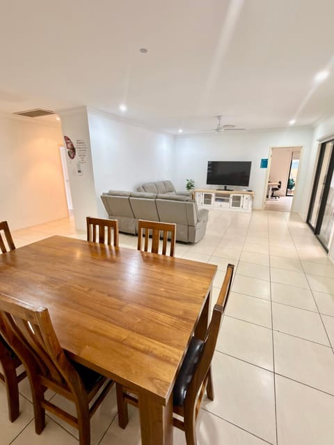Communal lounge/ TV room, Dining area