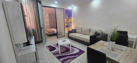 TV and multimedia, Living room, Seating area, Dining area, Bedroom