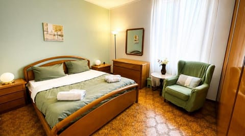 Bed, Living room, Photo of the whole room, Bedroom