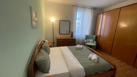 Bed, Bedroom, wardrobe