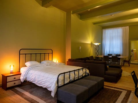 Bed, Living room, Photo of the whole room, Bedroom