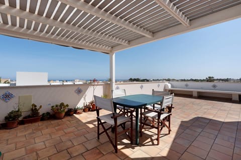 Property building, Balcony/Terrace, Living room